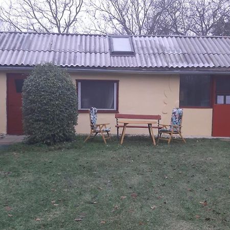 Kamilla Vendeghaz Apartment Écs Exterior foto